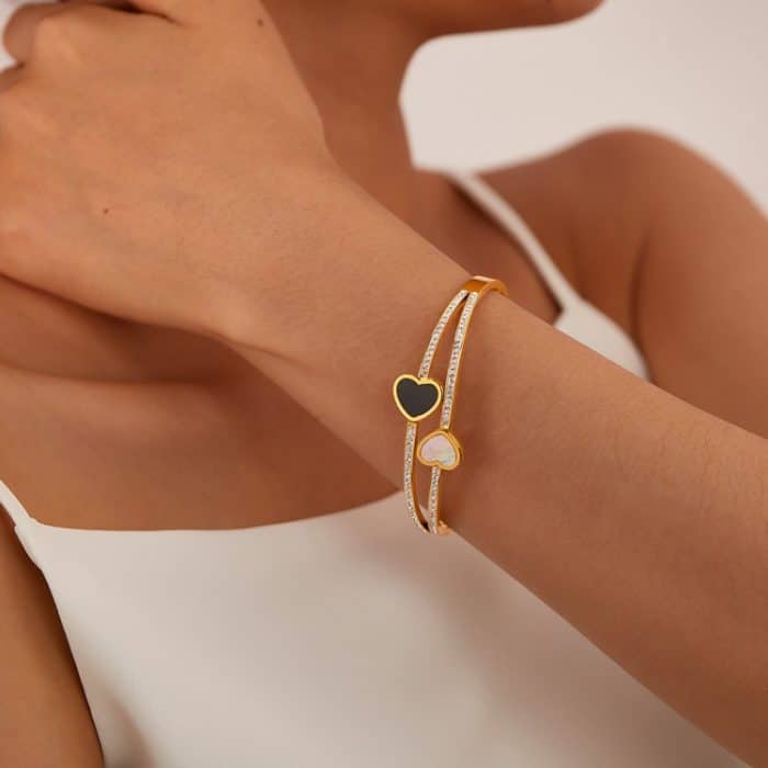 Edelstahl-Doppelherz-Armband mit schwarzem und weißem Muscheltemperament – Bild 2