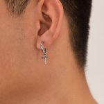 1 Paar personalisierte Ohrringe aus Edelstahl mit Spike-Kreuz – Bild 5