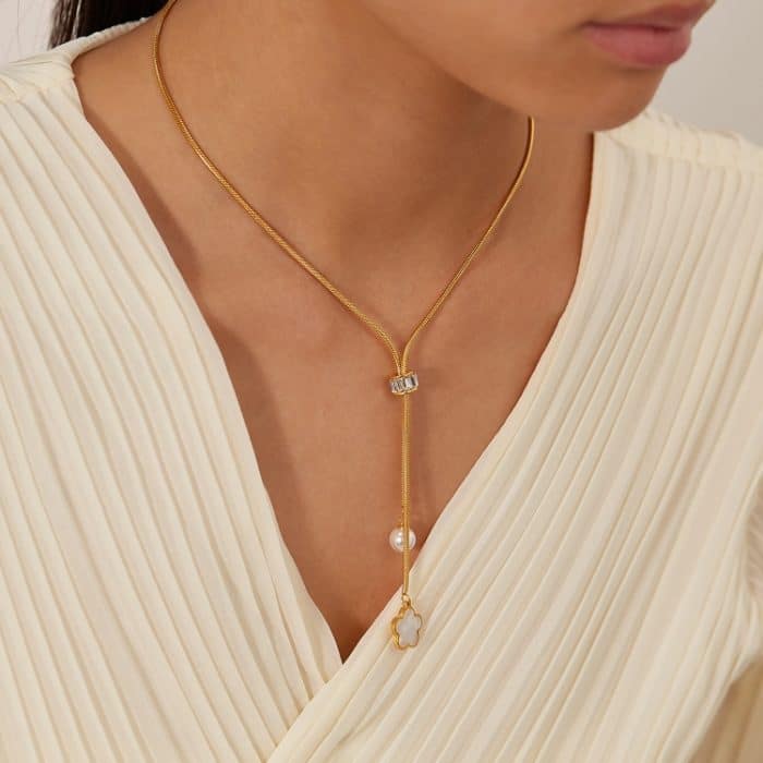 Schlichte Halskette mit Quaste und Blumenperlenanhänger aus Edelstahl – Bild 6