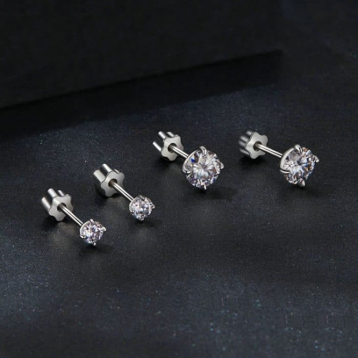TBD06052270_B4.jpg MSE062 S925 Sterling Silber Überzogen mit Platin Vier-klauen Glänzende Moissanite Ohrringe – Bild 5