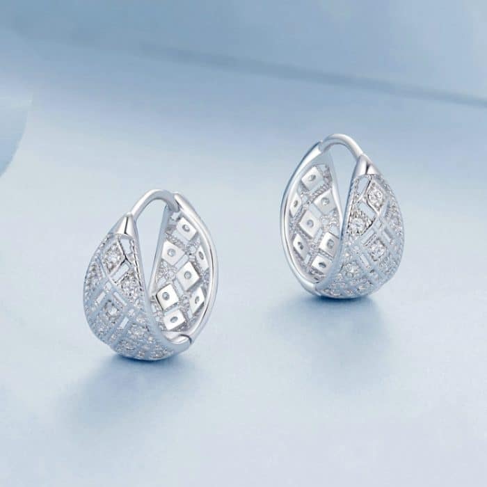 TBD06052779_B1.jpg S925 Sterling Silber Platin Zirkon Vintage Spitze Muster Hohl Ohrringe – Bild 2