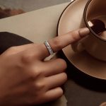 BSR604 S925 Sterling Silber Platinierter Ring mit Retro-Texturmuster – Bild 4