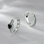 S925 Sterling Silber Oxidierte Retro Elegante herzförmige Muster Ohrringe – Bild 3