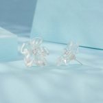 S925 Sterling Silber Platinierte transparente Blumenohrringe – Bild 2