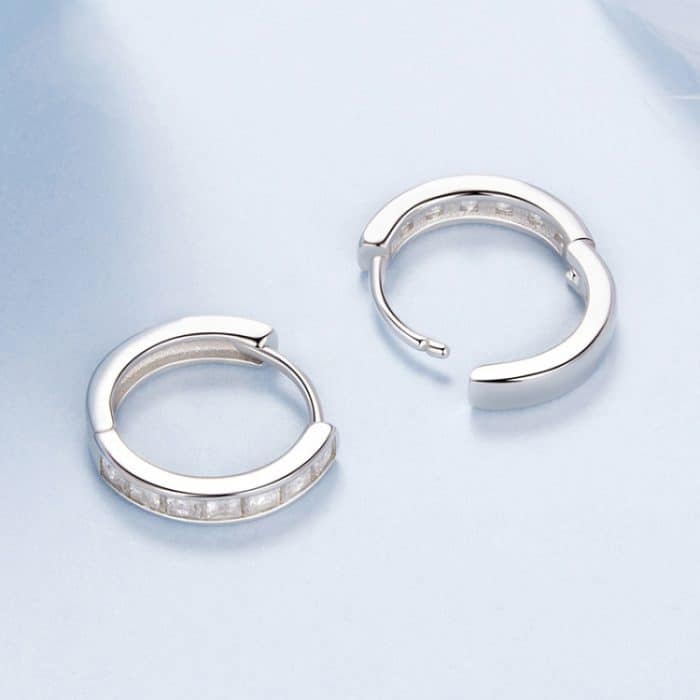 S925 Sterling Silber Platinierte glänzende quadratische Zirkonia Ohrringe – Bild 4