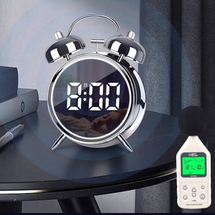 12/24H LED Screen Alarm Clock Loud Metal Clock With Night Light Plug-In Children Clock – Bild 2