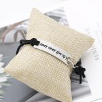 Geben Sie niemals Armbänder auf Einfaches Leder-Samt-Buchstaben-Persistenz-Armband – Bild 3