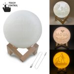 Maßgeschneiderter Touch-Schalter, 3-Farben-3D-Druck-Mondlampe, USB-Aufladung, energiesparendes LED-Nachtlicht mit Holzhaltersockel