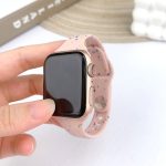 Schlankes Uhrenarmband aus Silikon mit bunten Punkten – Bild 5