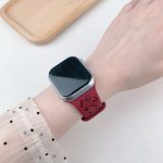 Uhrenarmband aus Silikon mit Hundepfotenknochen und Schmetterlingsschnalle – Bild 4