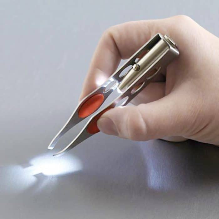 TBD01963922_2.jpg 3 PCS LED mit Licht Augenbraue Clip Augenbraue Pinzette Vier-loch Augenbraue Zange Schönheit Augenbraue Clip Edelstahl Schönheit Werkzeug – Bild 3