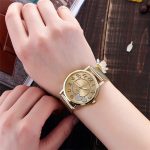 2 Stück goldene Legierungs-Mesh-Gürtel-Doppelherzuhr für Damen – Bild 5