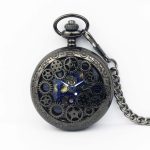 Klassische mechanische Taschenuhr, große, hohle Retro-Taschenuhr mit Zahnradprägung