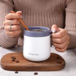 Runder Bürobecher mit Klappdeckel und Griff, 350ml, 500ml