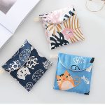8 Stück Damenbinden-Aufbewahrungsbeutel aus Baumwolle und Leinen, praktische Clutch-Tasche, Gray Camel, Lucky Cat, Leaves, Blue Cat, Turtle, Elephant, Block, Waves, Owl, Black Tree, Black -bottomed White Tree – Bild 5