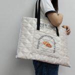 Die Outdoor-Picknickmatte kann als Umhängetasche verwendet werden und ist leicht zu tragen, 100 x 150cm Oxford Cloth – Bild 6