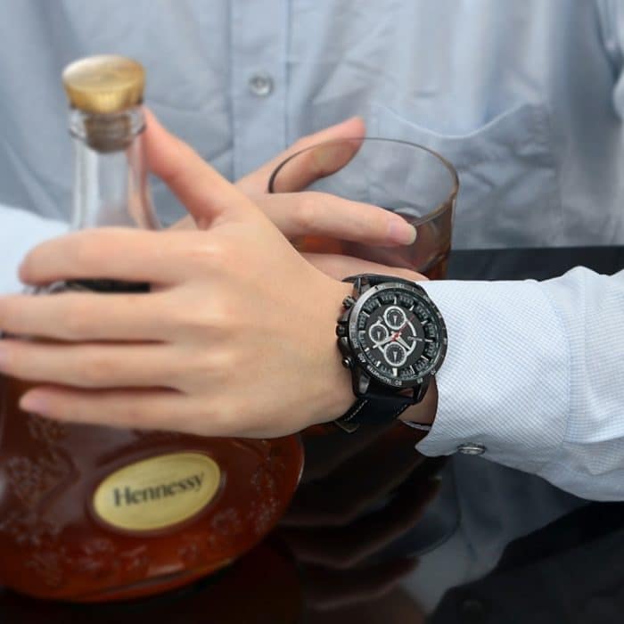 WeiYaQi 89031 Fashion Quarzwerk Armbanduhr mit Lederband – Bild 7