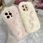 Handyhülle aus Plüsch mit Schlangenstickerei – Bild 4
