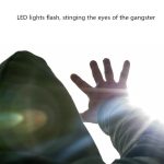 130 dB IP44 wasserdichter wiederaufladbarer Anti-Wolf-Alarm, Taschenlampe, intelligenter persönlicher Alarm, englische Verpackung – Bild 4