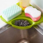 Praktisches Küchenspüle-Eckregal, Schwammhalter, wandmontiertes Tablett