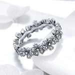Schlichter, glitzernder, glitzernder Gänseblümchen-Diamantring aus Silber für Damen