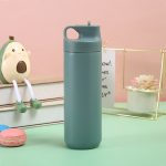 Sprühfarbe 304 Edelstahl Isolierbecher Tragbarer Outdoor-Sportbecher