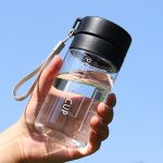 Outdoor-Sportbecher mit großem Fassungsvermögen, gefrosteter Kunststoff, tragbar, auslaufsichere Teetassen, 400ml Transparent Black, 400ml Transparent White, 400ml Transparent Green, 600ml Transparent White, 600ml Transparent Green