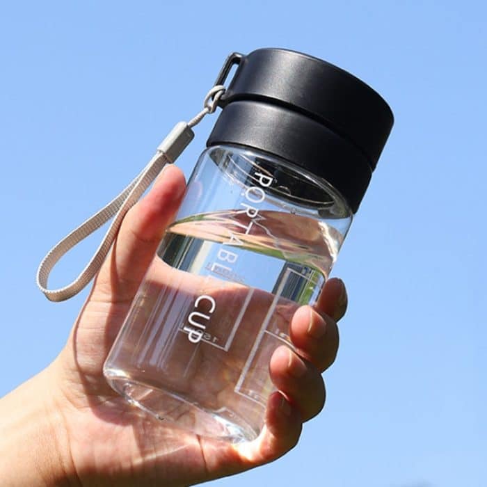 TBD0604678101.jpg Outdoor-Sportbecher mit großem Fassungsvermögen, gefrosteter Kunststoff, tragbar, auslaufsichere Teetassen, 400ml Transparent Black, 400ml Transparent White, 400ml Transparent Green, 600ml Transparent White, 600ml Transparent Green – Bild 1