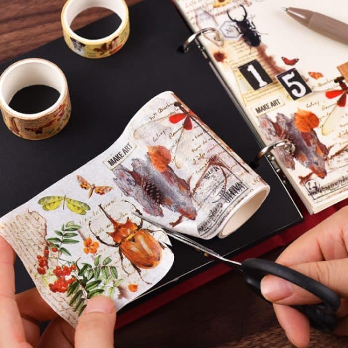 18rolls /Box Nostalgische Speicher Washi Band Set Retro Stil DIY Sammelalbum Aufkleber, Forest Dense Language, Gifts of Mountain Forests, World Travele, Sealing Manuscript, Cosmic Nebula, Elegant Prelude – Bild 7