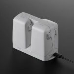 Der Original DJI Flip Parallel Charging Hub kann 2 Batterien aufbewahren und laden