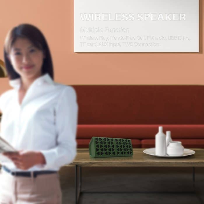 NewRixing NR-3021 TWS Bluetooth-Lautsprecher mit hohlem Dreiecksmuster – Bild 6