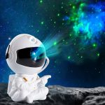 Buntes LED-Laser-Sternprojektionslicht in USB-Astronautenform